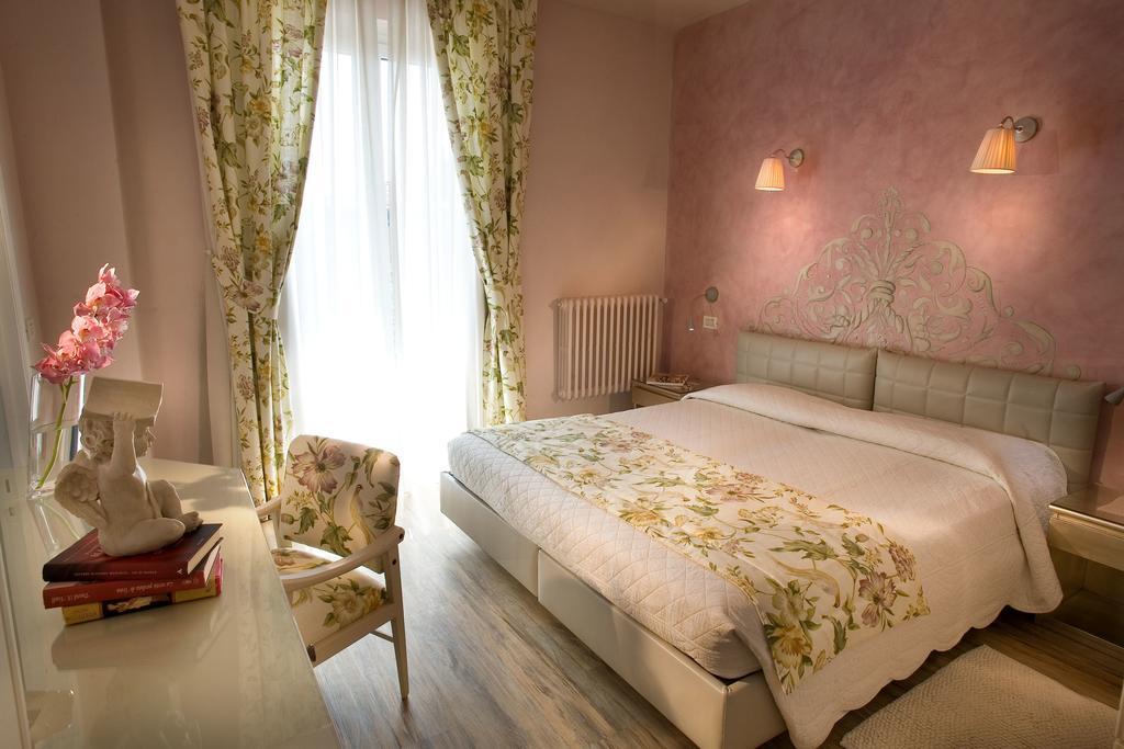 Hotel Serenella Sirmione Chambre photo